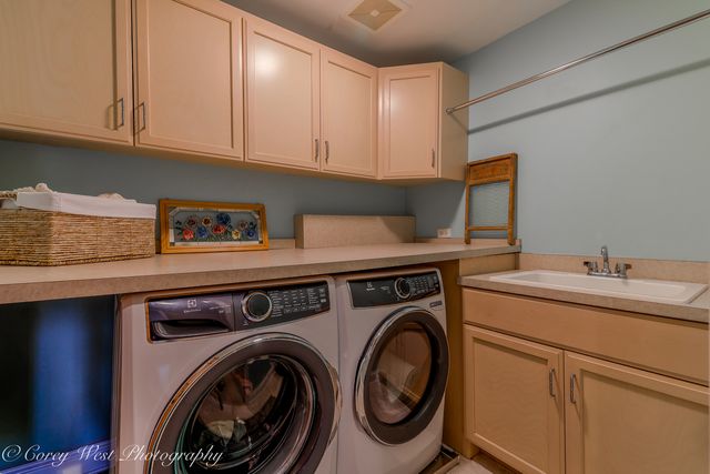 28W524 Wynn Avenue, West Chicago, IL 60185