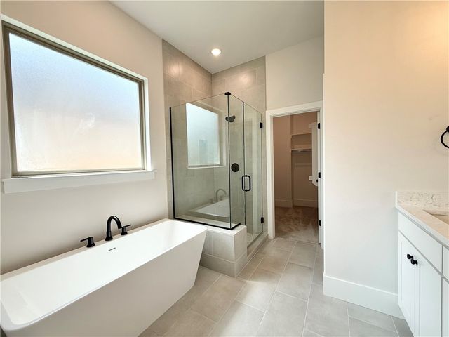 1600 W Chandler Avenue, Rogers, AR 72758