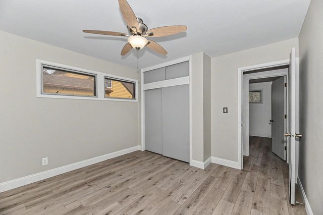 1023 W Glenn DRIVE, Waukesha, WI 53188