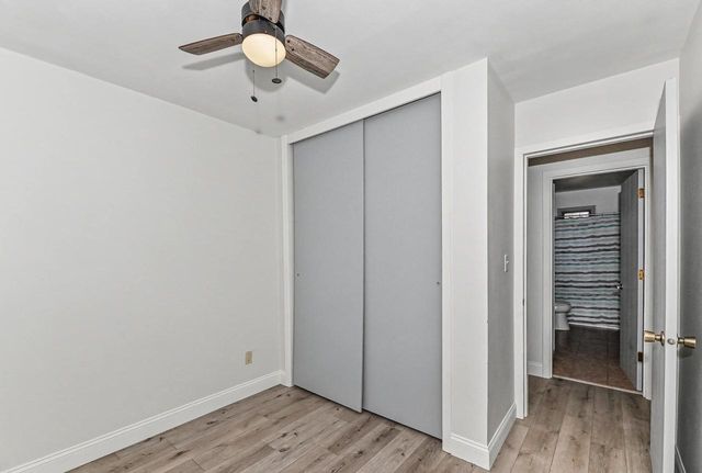 1023 W Glenn DRIVE, Waukesha, WI 53188