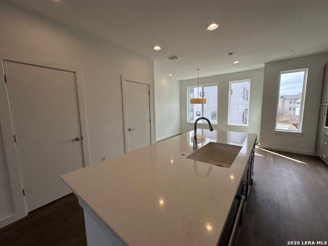 102 Tendick Unit 804, San Antonio, TX 78209