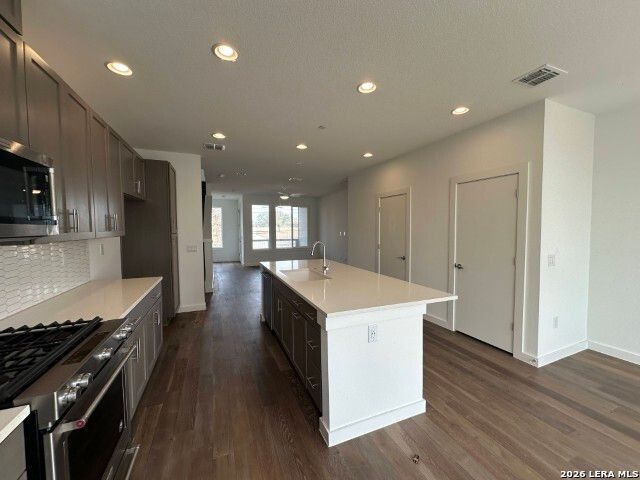 102 Tendick Unit 804, San Antonio, TX 78209