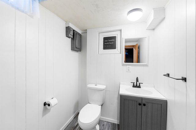 681 Starlight Dr, Salina, KS 67401