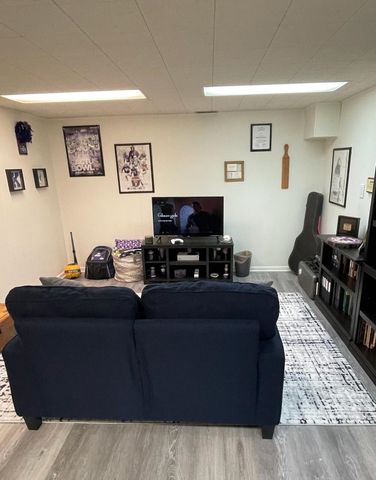 681 Starlight Dr, Salina, KS 67401