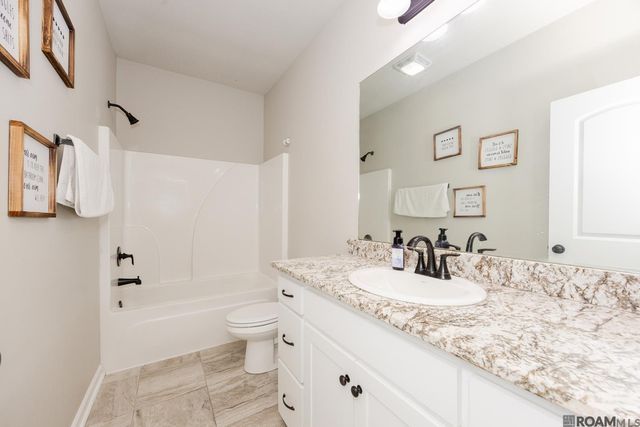 4858 Viola Farms Dr, Addis, LA 70710