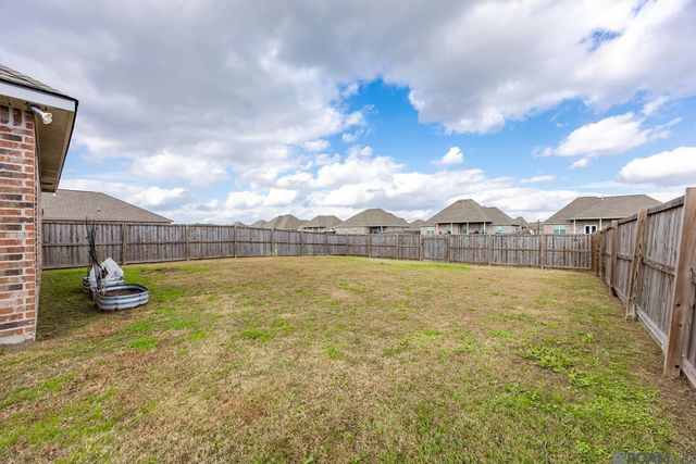 4858 Viola Farms Dr, Addis, LA 70710