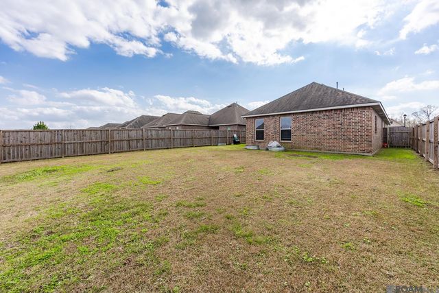 4858 Viola Farms Dr, Addis, LA 70710