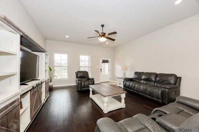 4858 Viola Farms Dr, Addis, LA 70710