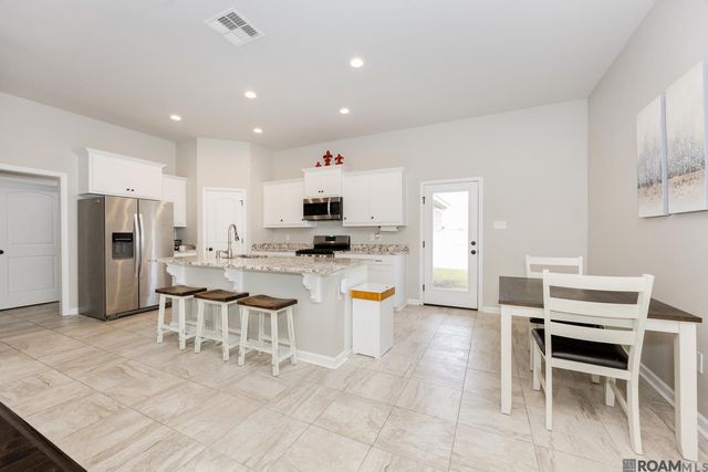 4858 Viola Farms Dr, Addis, LA 70710