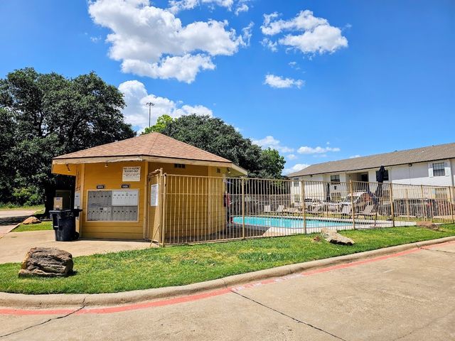 5821 Marvin Loving Drive 111, Garland, TX 75043