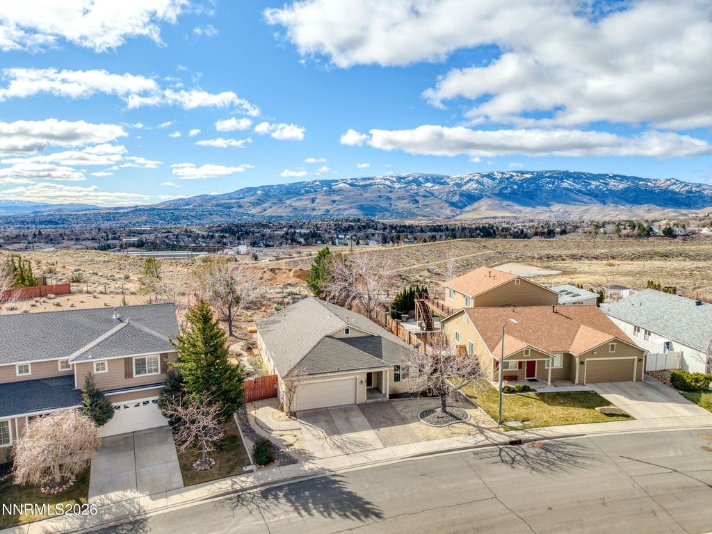 Image 5 of property listing at 4034 Royal Sage Drive, Reno, NV 89503