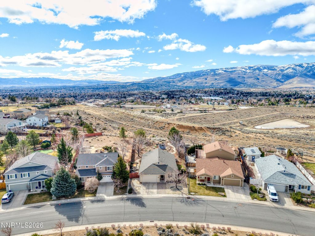 Image 6 of property listing at 4034 Royal Sage Drive, Reno, NV 89503