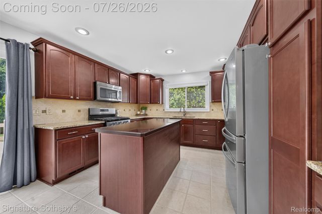 5133 Allison Drive, Troy, MI 48085