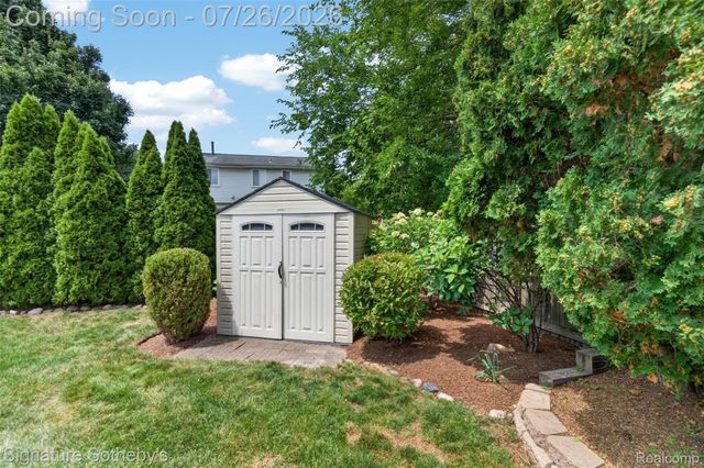 5133 Allison Drive, Troy, MI 48085