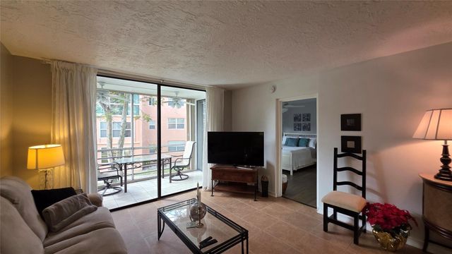 2801 Somerset Dr 211, Lauderdale Lakes, FL 33311