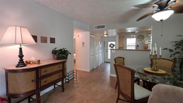 2801 Somerset Dr 211, Lauderdale Lakes, FL 33311