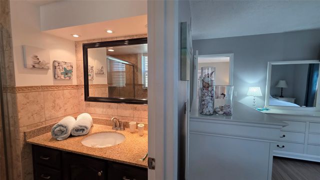 2801 Somerset Dr 211, Lauderdale Lakes, FL 33311