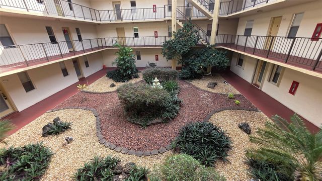 2801 Somerset Dr 211, Lauderdale Lakes, FL 33311