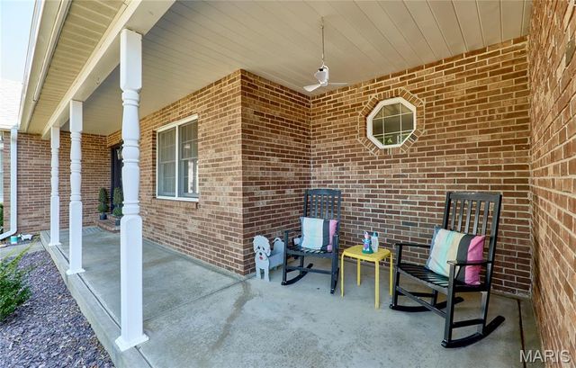 404 Chantilly Court, Warrenton, MO 63383