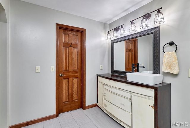 404 Chantilly Court, Warrenton, MO 63383