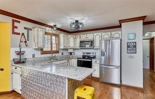 404 Chantilly Court, Warrenton, MO 63383