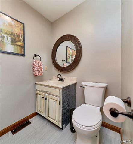 404 Chantilly Court, Warrenton, MO 63383