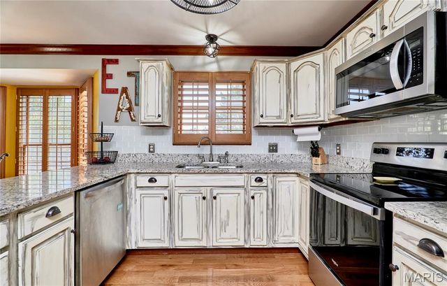 404 Chantilly Court, Warrenton, MO 63383