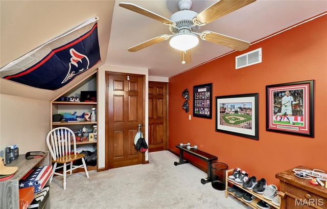 404 Chantilly Court, Warrenton, MO 63383