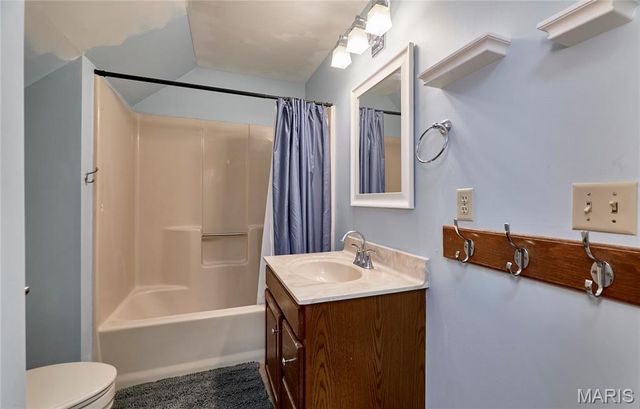 404 Chantilly Court, Warrenton, MO 63383