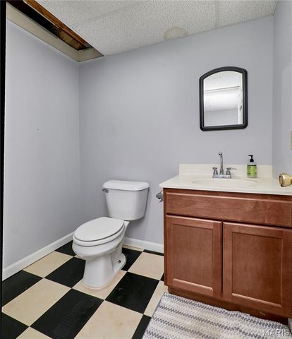 404 Chantilly Court, Warrenton, MO 63383