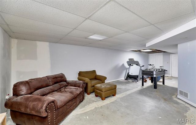 404 Chantilly Court, Warrenton, MO 63383