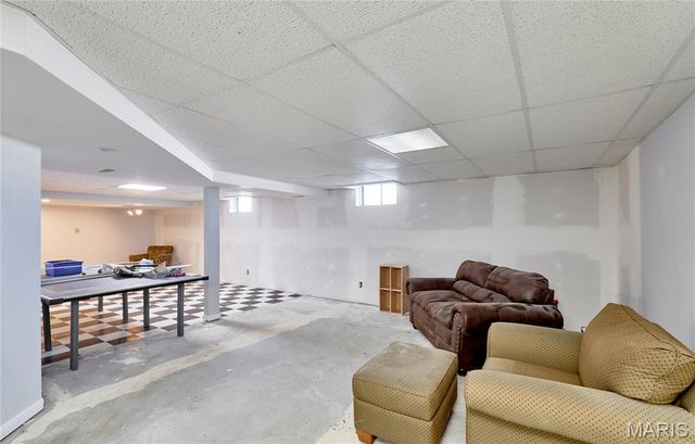 404 Chantilly Court, Warrenton, MO 63383