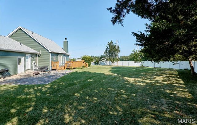 404 Chantilly Court, Warrenton, MO 63383
