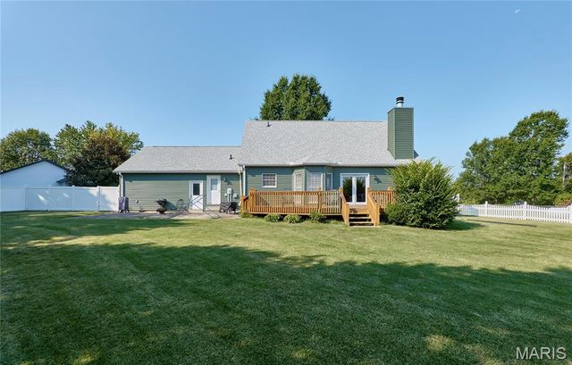 404 Chantilly Court, Warrenton, MO 63383