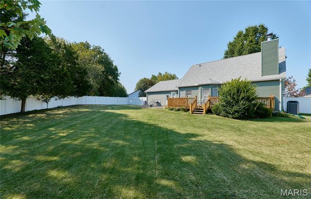404 Chantilly Court, Warrenton, MO 63383