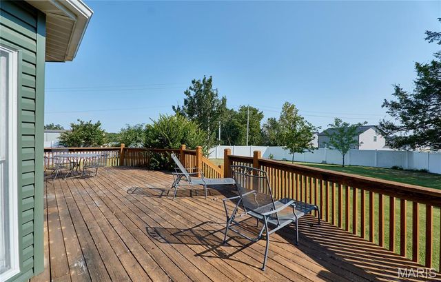 404 Chantilly Court, Warrenton, MO 63383