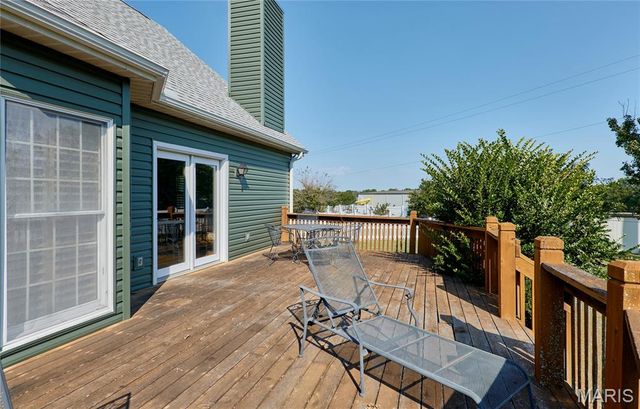 404 Chantilly Court, Warrenton, MO 63383