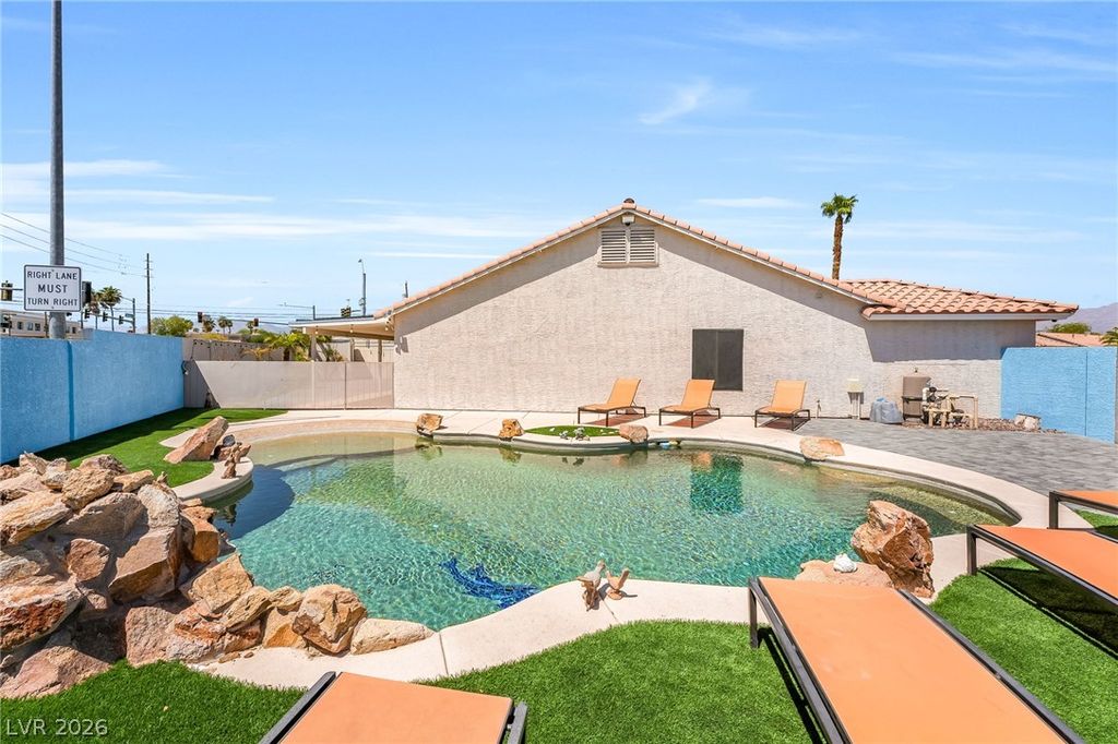 719 Carlitos Avenue, North Las Vegas, NV 89031 — exterior