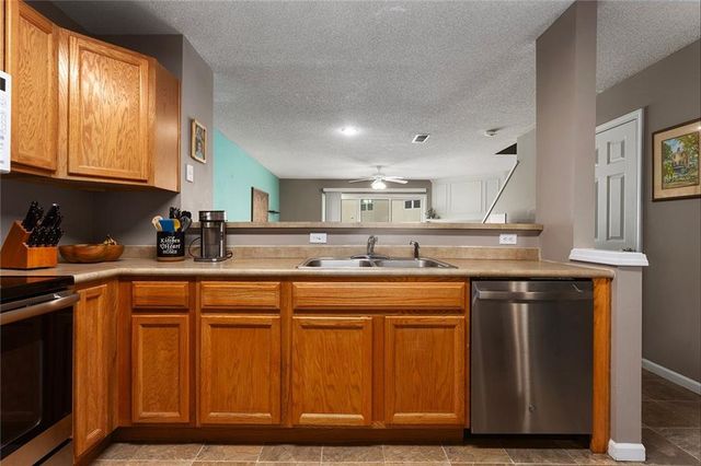 5436 N Fairmount Avenue, Kansas City, MO 64118