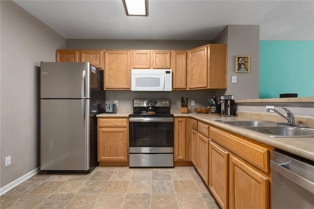 5436 N Fairmount Avenue, Kansas City, MO 64118