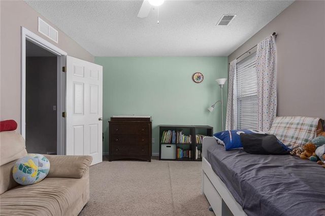 5436 N Fairmount Avenue, Kansas City, MO 64118