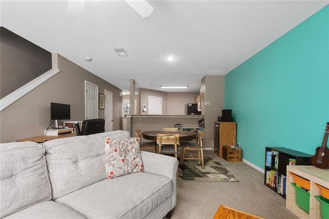 5436 N Fairmount Avenue, Kansas City, MO 64118