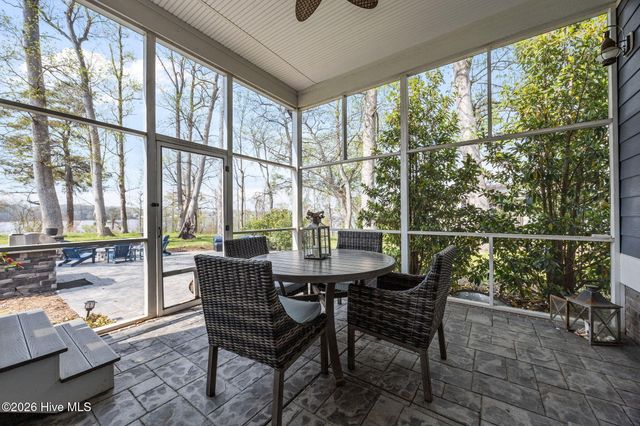 168 W Royal Way, Merry Hill, NC 27957