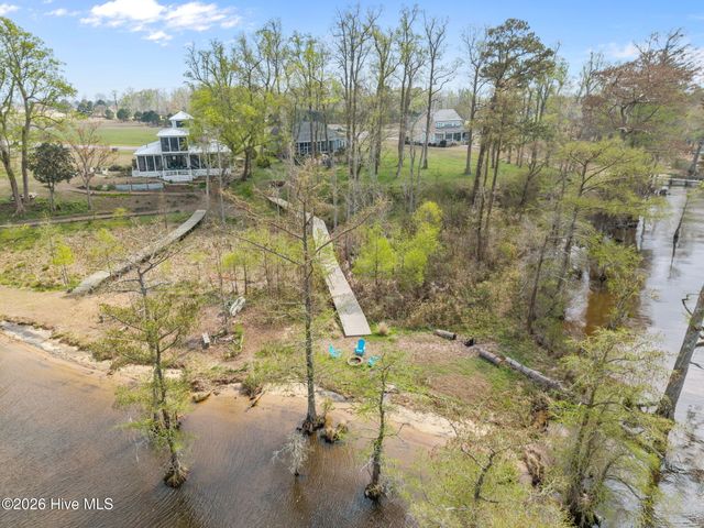 168 W Royal Way, Merry Hill, NC 27957