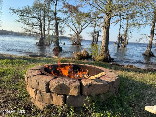 168 W Royal Way, Merry Hill, NC 27957