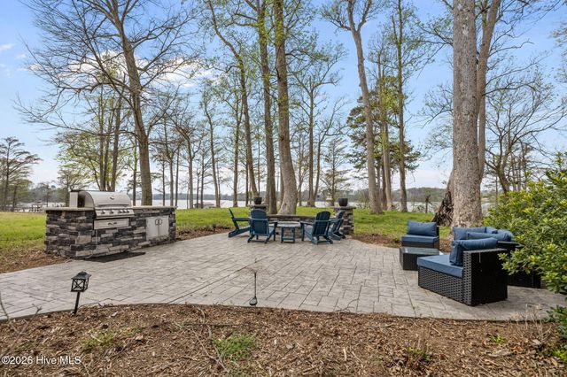 168 W Royal Way, Merry Hill, NC 27957