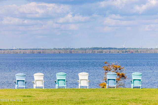 168 W Royal Way, Merry Hill, NC 27957