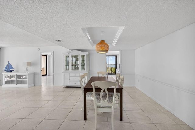 4200 N Ocean Drive 2-804, Singer Island, FL 33404