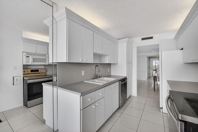 4200 N Ocean Drive 2-804, Singer Island, FL 33404