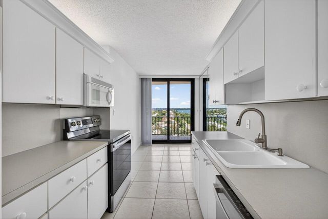 4200 N Ocean Drive 2-804, Singer Island, FL 33404